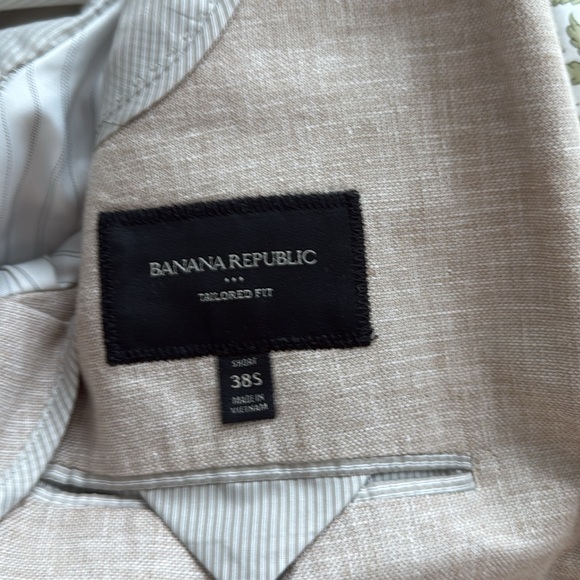 Cream sports coat from Banana Republic - Picture 3 of 3